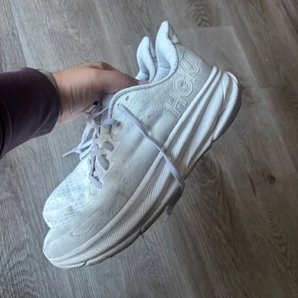 Hoka Clifton 9 size 9 in white - Picture 7 of 11